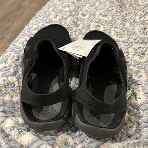 Crocs Water Shoes Unisex Women’s 10 Men’s 8